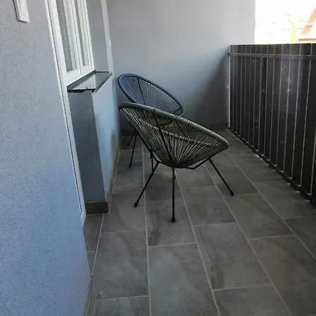 Harom Apartmanhaz *